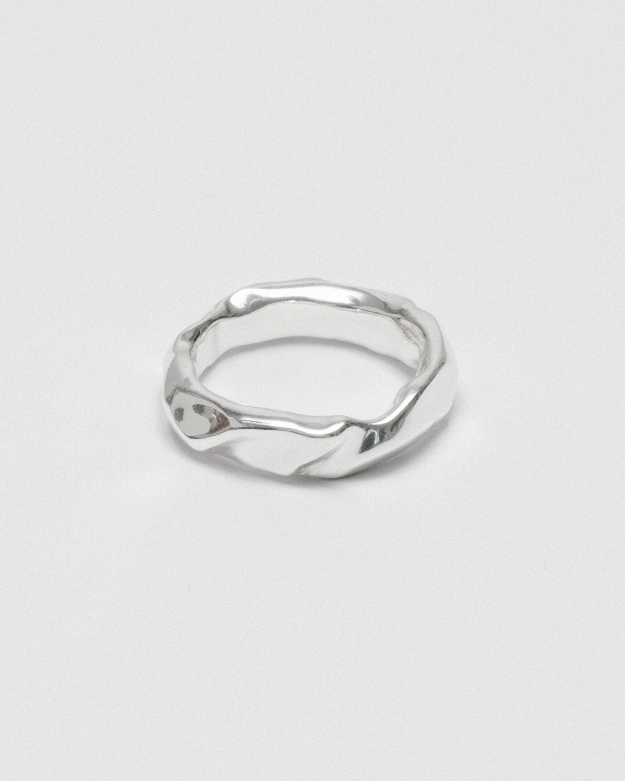 Waves Ring