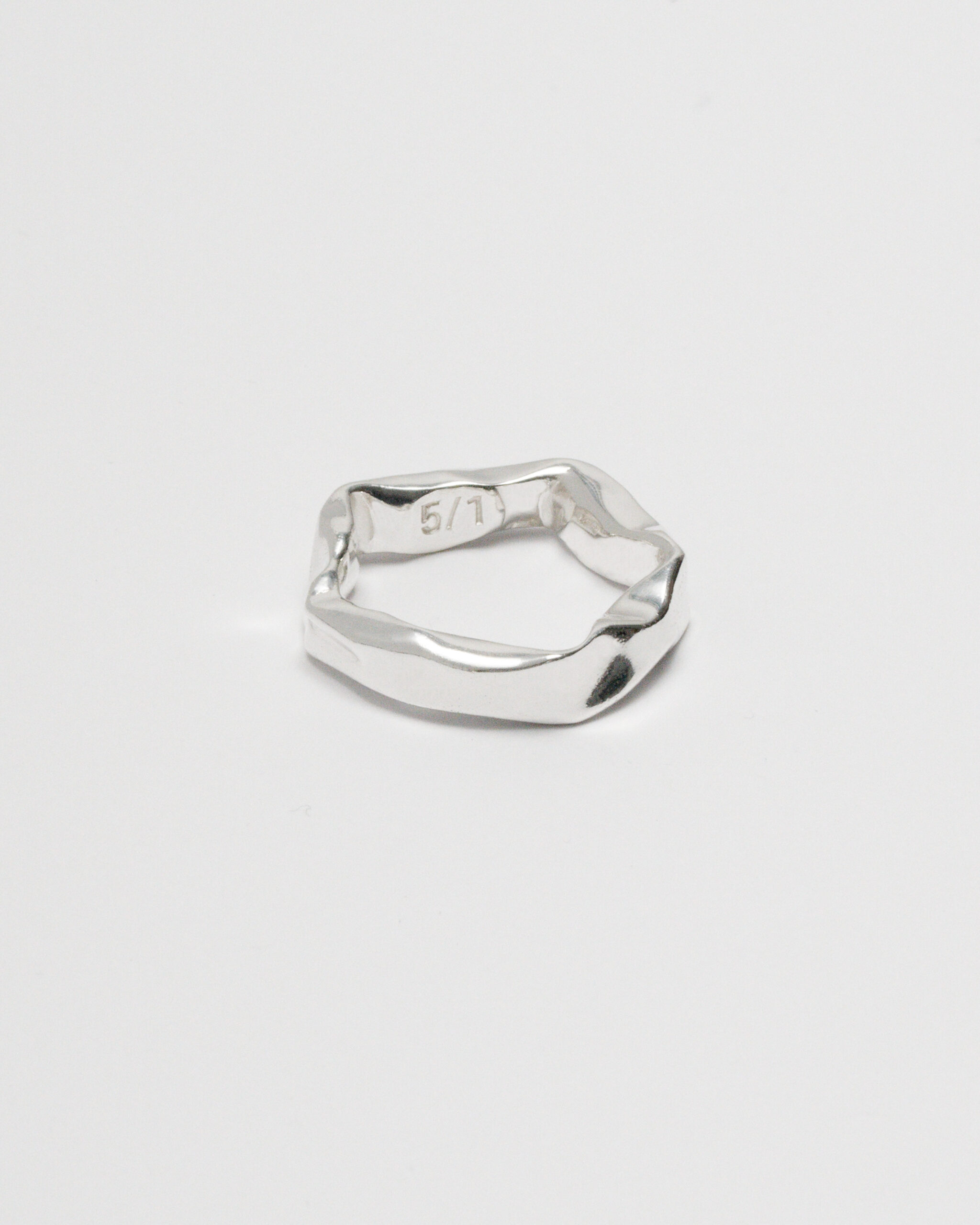 Buckled ring thin