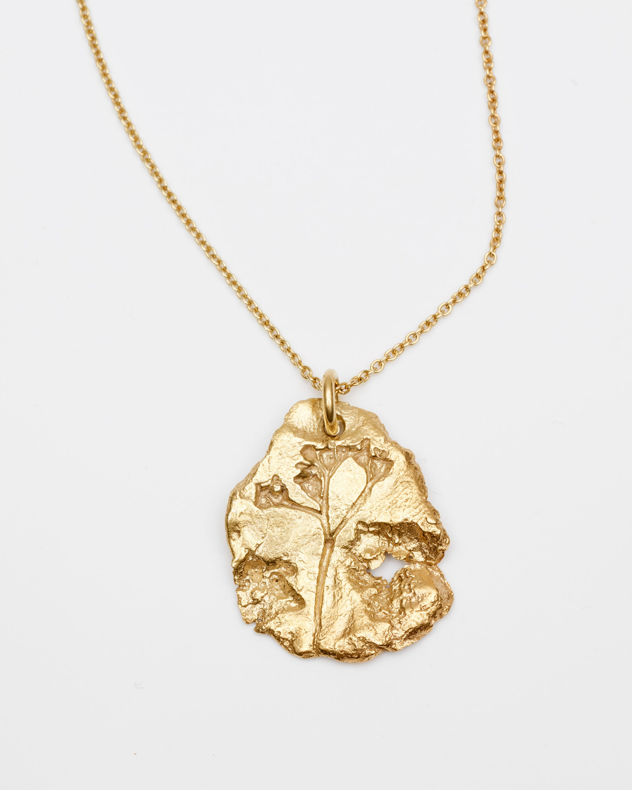 Flower imprint necklace gold-plated