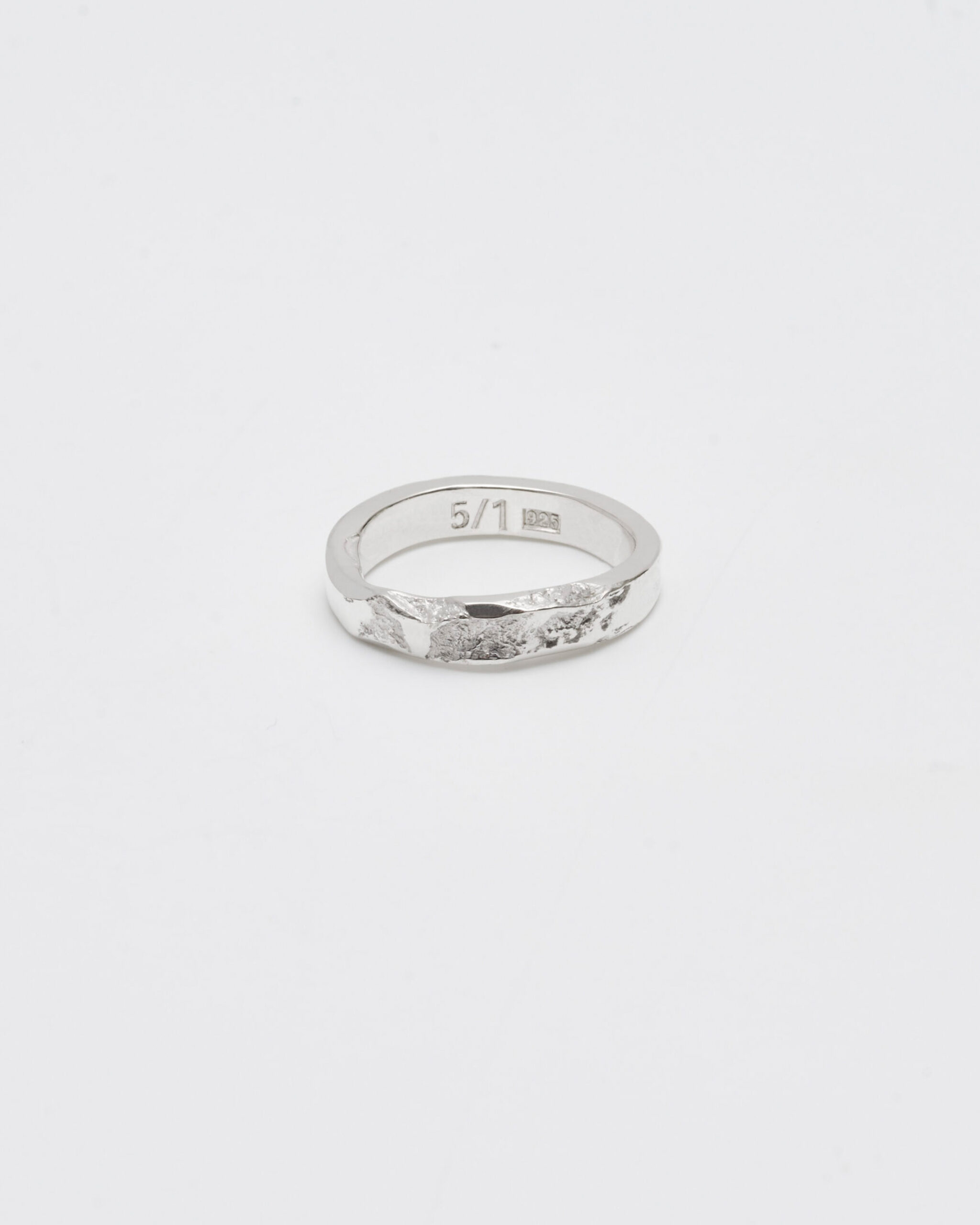 Relief thin ring